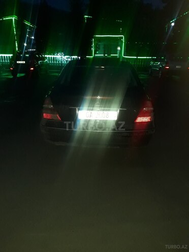 Mercedes E 220 2006, 186,000 km - 2.2 l - Bakı