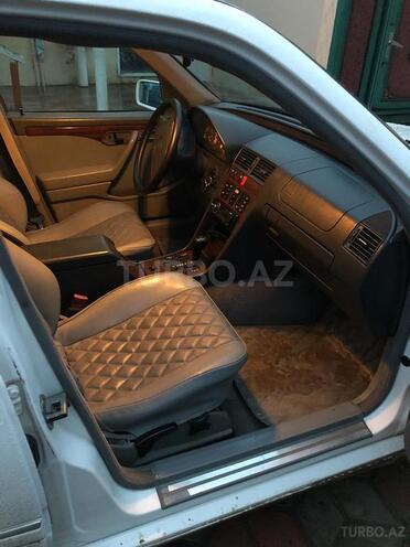Mercedes C 220 1995, 218,000 km - 2.2 l - Ağcabədi