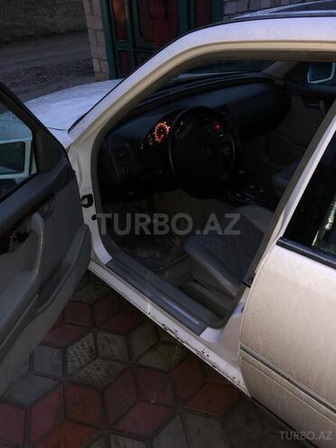 Mercedes C 220 1995, 218,000 km - 2.2 l - Ağcabədi