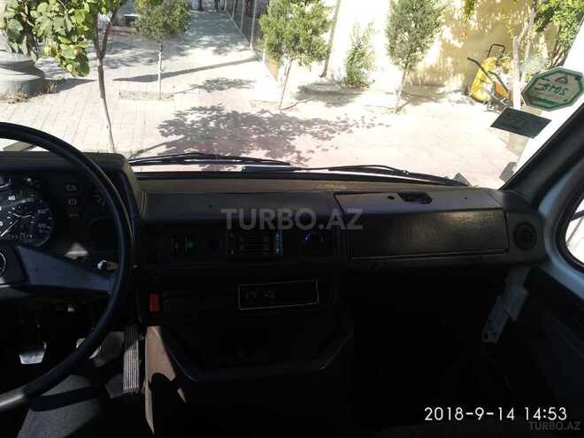 Mercedes  1992, 280,000 km - 2.5 l - Bakı