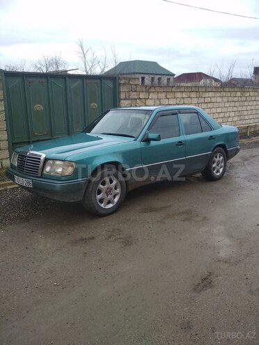 Mercedes E 200 1989, 263,000 km - 2.0 l - Xudat