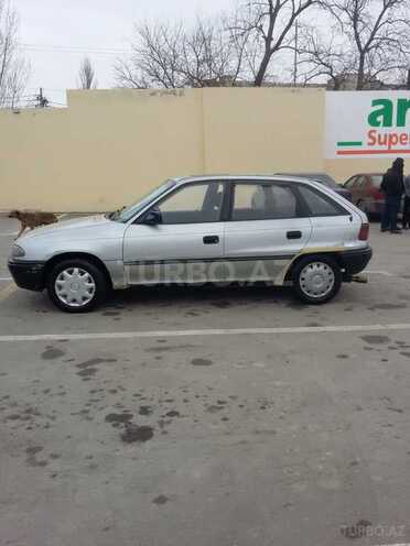 Opel Astra 1992, 290,000 km - 1.8 л - Bakı