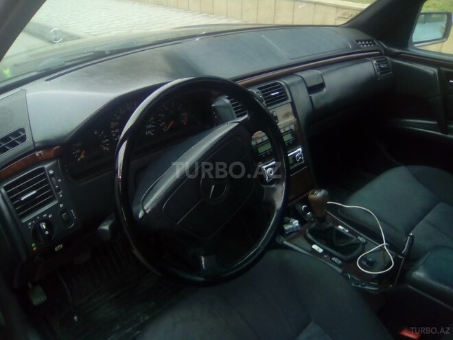 Mercedes E 200 1997, 30,000 km - 2.0 l - Bakı