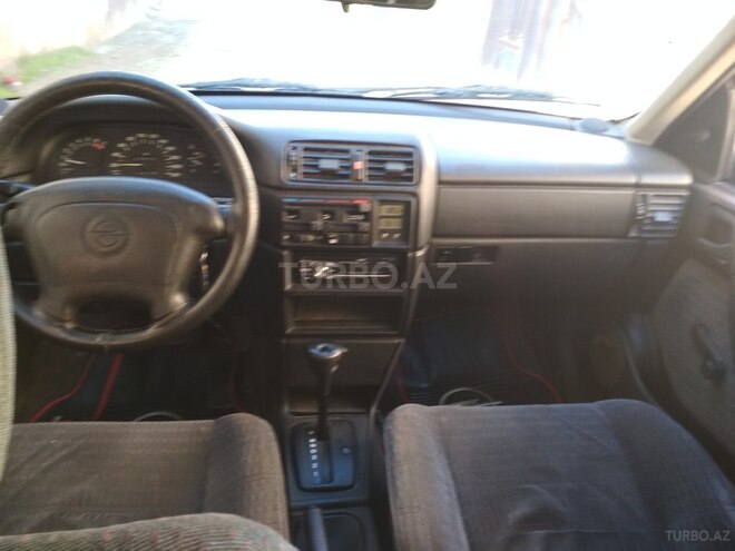Opel Vectra 1995, 285,000 km - 1.8 l - Bakı
