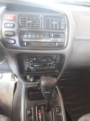 Suzuki  2001, 150,000 km - 2.7 л - Saatlı