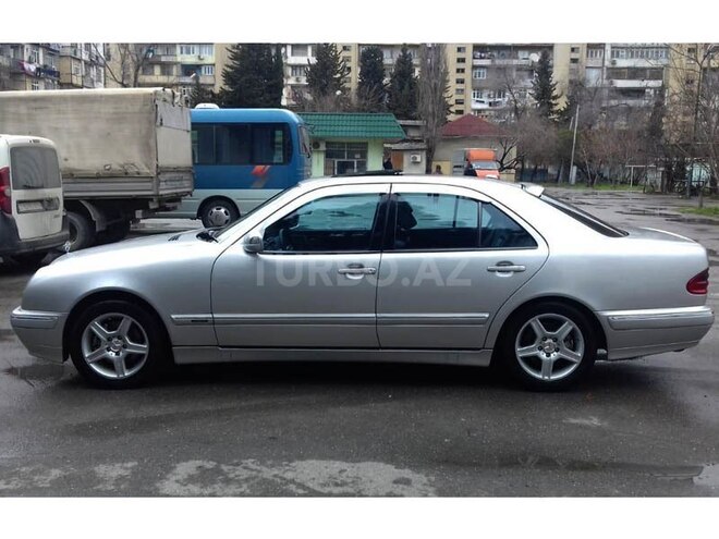 Mercedes E 280 2001, 240,000 km - 2.8 л - Bakı