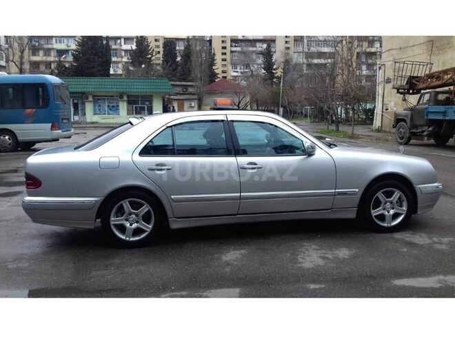 Mercedes E 280 2001, 240,000 km - 2.8 л - Bakı