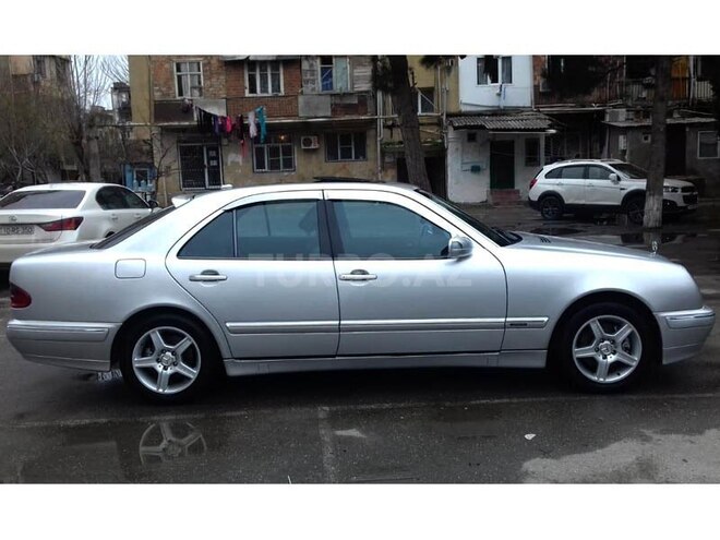 Mercedes E 280 2001, 240,000 km - 2.8 л - Bakı