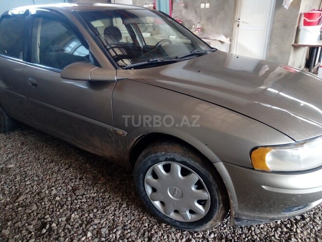 Opel Vectra 1996, 300,000 km - 2.0 l - Gəncə