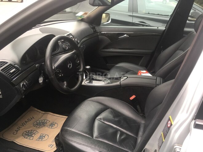 Mercedes E 220 2006, 261,000 km - 2.2 л - Bakı