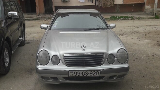 Mercedes E 220 2000, 165,000 km - 2.2 l - Bakı