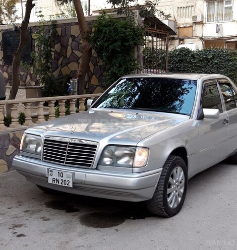 Mercedes E 320 1995, 245,000 km - 3.2 l - Bakı