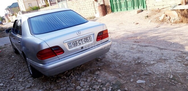 Mercedes E 200 1998, 231,000 km - 2.0 l - Bakı