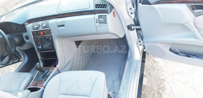 Mercedes E 200 1998, 231,000 km - 2.0 l - Bakı