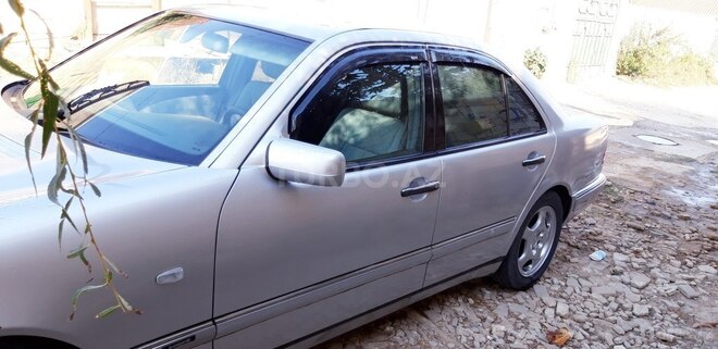 Mercedes E 200 1998, 231,000 km - 2.0 l - Bakı