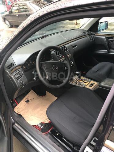 Mercedes E 220 1999, 371,188 km - 2.2 л - Bakı