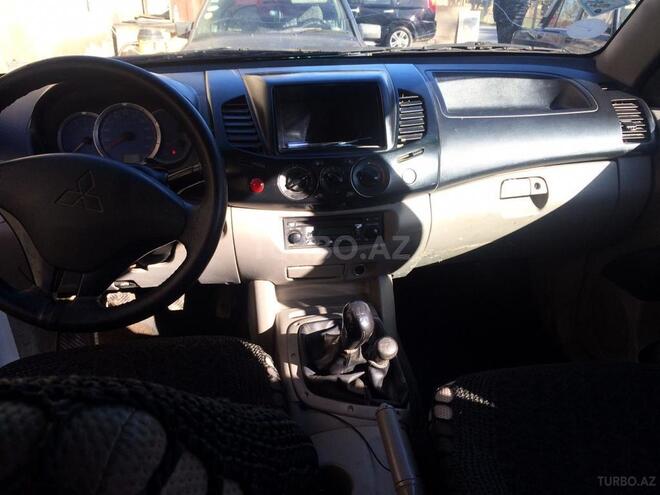 Mitsubishi L200 2008, 242,000 km - 2.5 l - Bakı