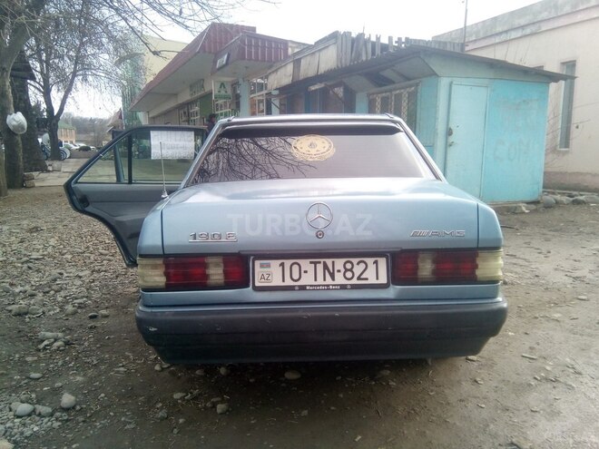 Mercedes E 180 1992, 26,000 km - 0.2 l - Qazax