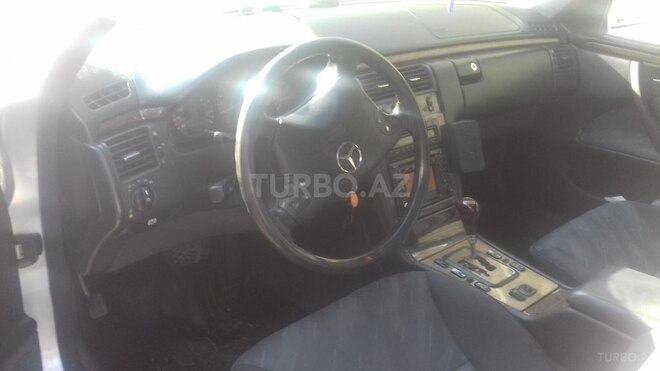 Mercedes E 240 2000, 250,642 km - 2.4 l - Bakı