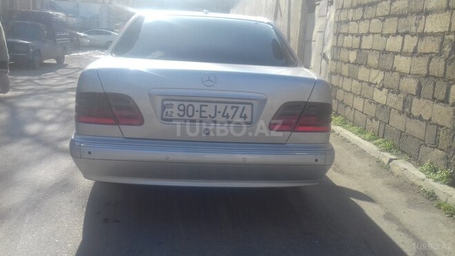 Mercedes E 240 2000, 250,642 km - 2.4 l - Bakı