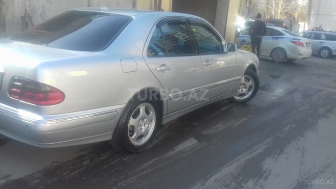 Mercedes E 240 2000, 250,642 km - 2.4 l - Bakı
