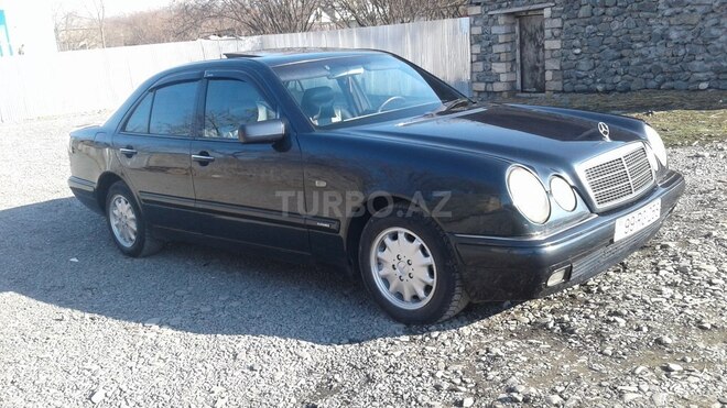 Mercedes E 240 1998, 405,000 km - 2.4 л - Zaqatala