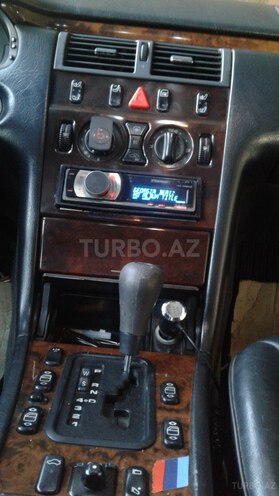 Mercedes E 240 1998, 405,000 km - 2.4 л - Zaqatala