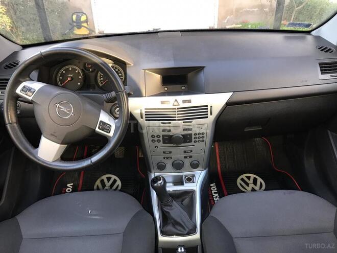 Opel Astra 2010, 250,000 km - 1.3 l - Bakı