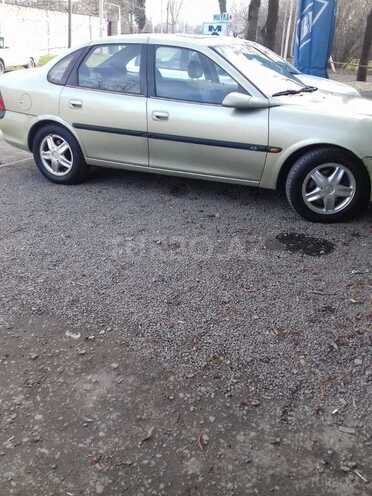 Opel Vectra 1996, 2,563,321 km - 2.0 l - Oğuz