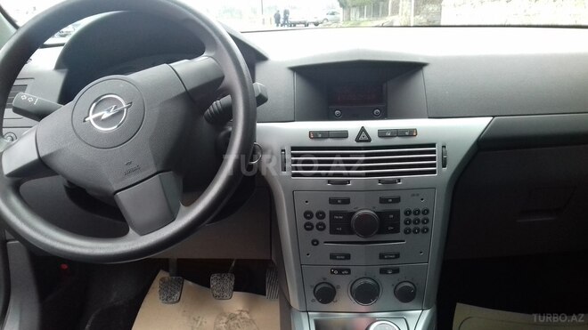 Opel Astra 2009, 172,000 km - 1.4 л - İsmayıllı