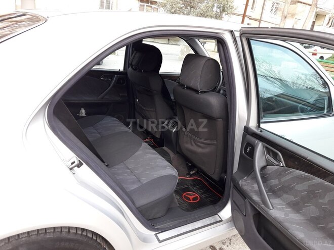 Mercedes E 270 2000, 241,500 km - 2.7 l - Bakı