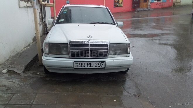 Mercedes E 260 1988, 180,000 km - 2.6 л - Bakı