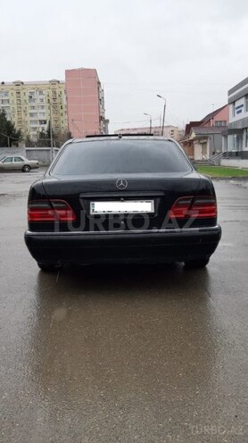 Mercedes E 240 1999, 227,350 km - 2.4 l - Sumqayıt