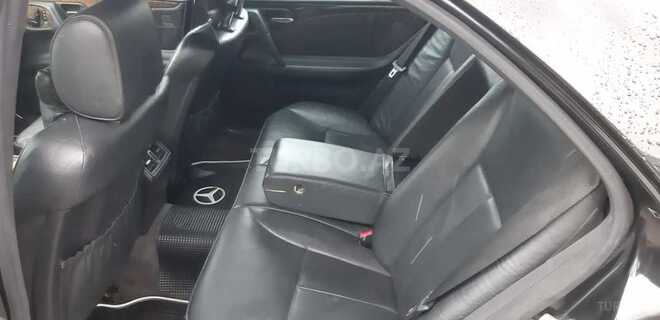Mercedes E 240 1999, 227,350 km - 2.4 l - Sumqayıt