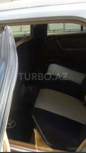 Mercedes E 220 1992, 310,000 km - 2.2 l - Sumqayıt