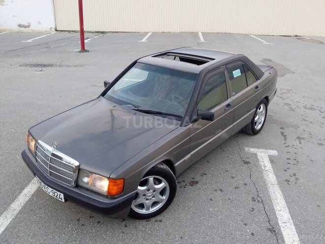 Mercedes 190 1988, 288,000 km - 2.0 l - Şirvan