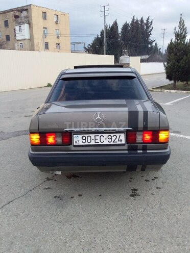 Mercedes 190 1988, 288,000 km - 2.0 l - Şirvan