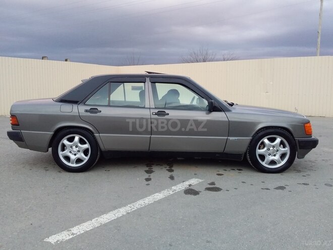 Mercedes 190 1988, 288,000 km - 2.0 l - Şirvan