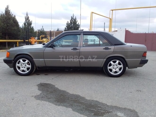 Mercedes 190 1988, 288,000 km - 2.0 l - Şirvan