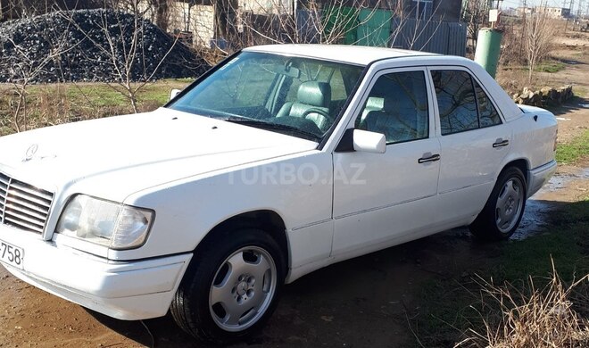 Mercedes E 320 1995, 249,000 km - 3.2 l - Bakı