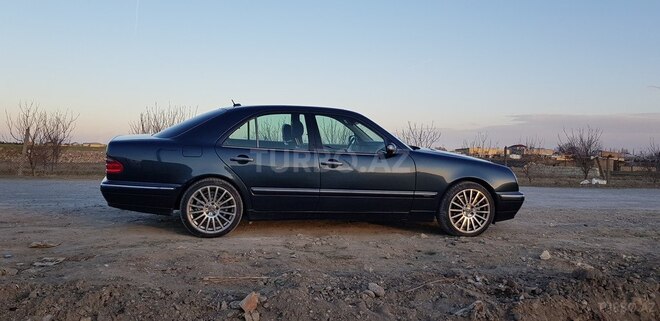 Mercedes E 280 2000, 222,000 km - 2.8 l - Gəncə