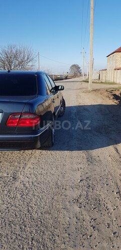 Mercedes E 280 2000, 222,000 km - 2.8 l - Gəncə