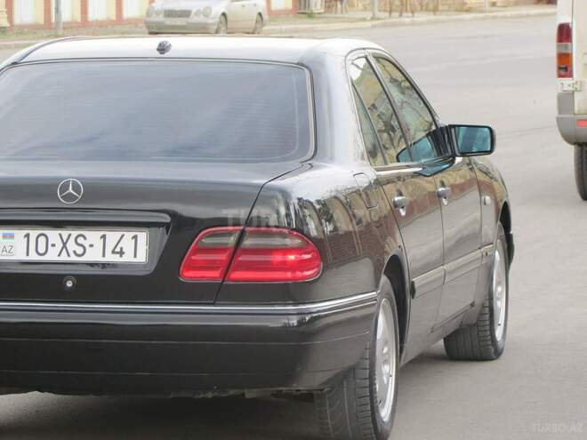 Mercedes E 240 1999, 216,785 km - 2.4 l - Gəncə