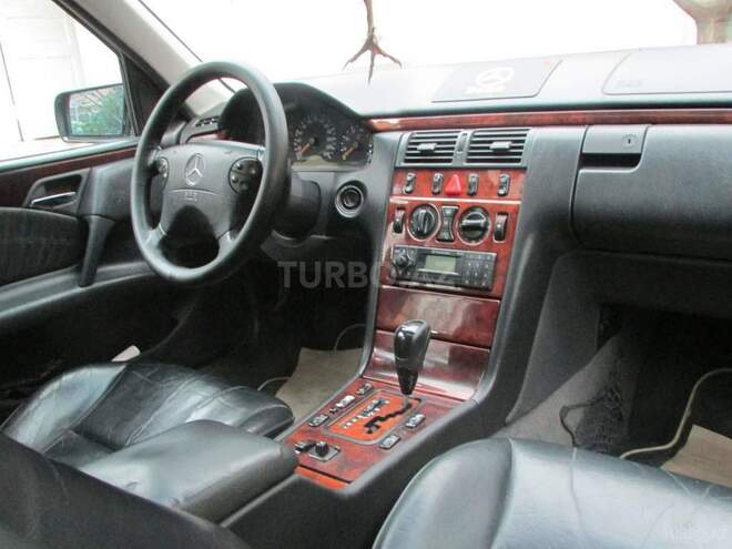 Mercedes E 240 1999, 216,785 km - 2.4 l - Gəncə