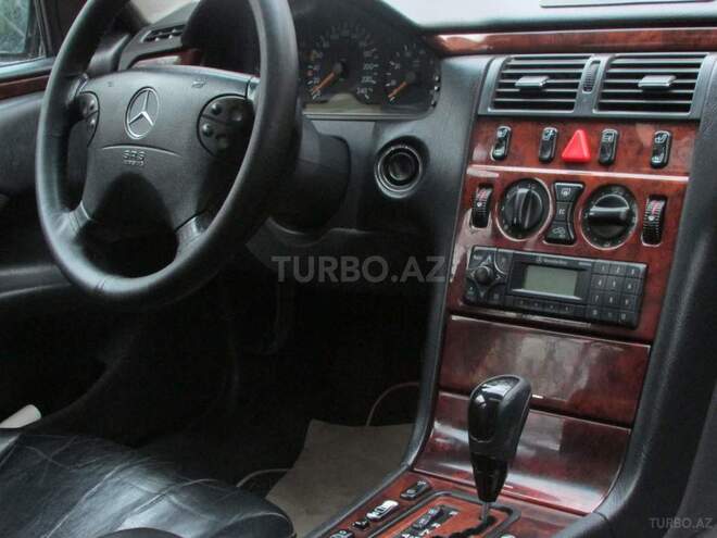 Mercedes E 240 1999, 216,785 km - 2.4 l - Gəncə