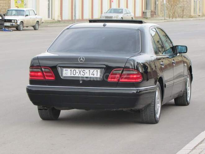 Mercedes E 240 1999, 216,785 km - 2.4 l - Gəncə