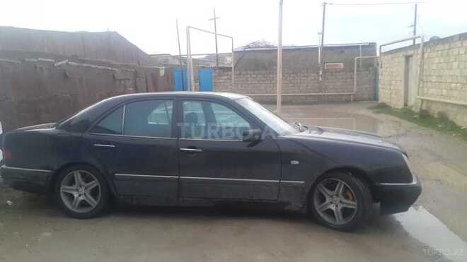 Mercedes E 240 1998, 249,000 km - 2.4 l - Bakı