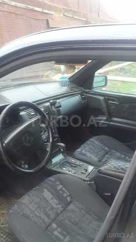Mercedes E 240 1998, 249,000 km - 2.4 l - Bakı