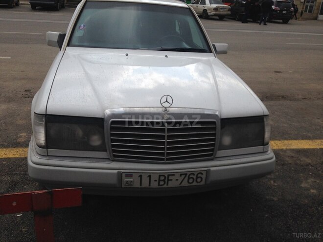 Mercedes E 200 1993, 427,854 km - 2.0 l - Beyləqan