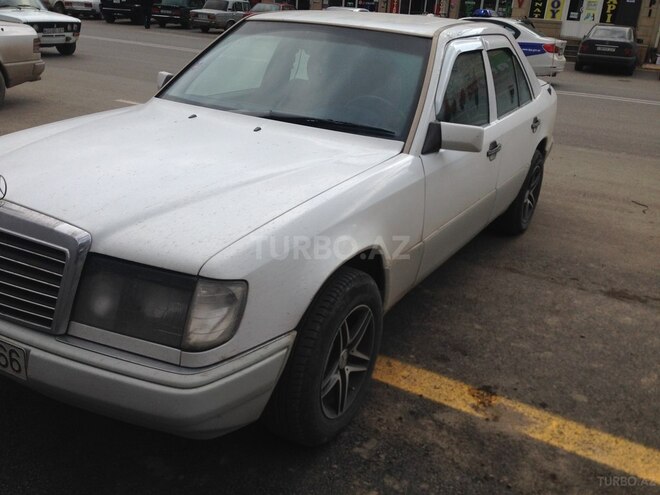 Mercedes E 200 1993, 427,854 km - 2.0 l - Beyləqan